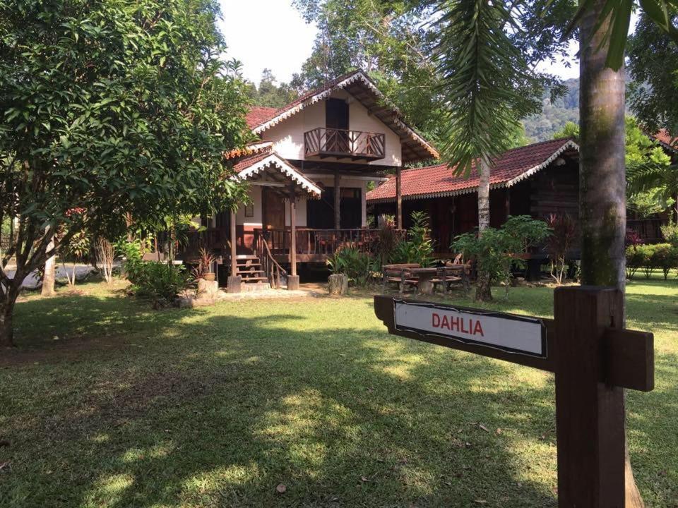 Rustic Chalet - Dahlia N Mawar At Sedim Vista Kulim Kültér fotó